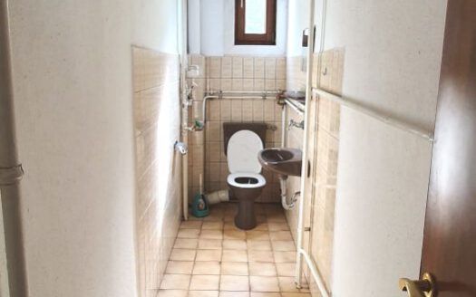 Büro-/ Praxisflächen in ausgezeichneter Lage zu vermieten