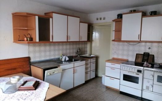 Schönes Ein-/Zweifamilienhaus mit Nebengebäuden in einem Teilort von Weikersheim