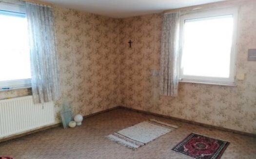 Schönes Ein-/Zweifamilienhaus mit Nebengebäuden in einem Teilort von Weikersheim