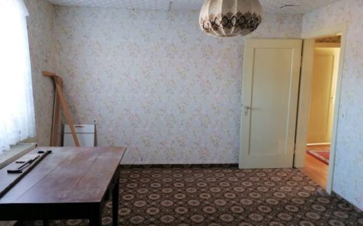 Schönes Ein-/Zweifamilienhaus mit Nebengebäuden in einem Teilort von Weikersheim