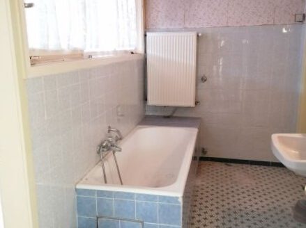 Schönes Ein-/Zweifamilienhaus mit Nebengebäuden in einem Teilort von Weikersheim