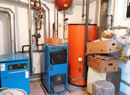 Schönes Ein-/Zweifamilienhaus mit Nebengebäuden in einem Teilort von Weikersheim