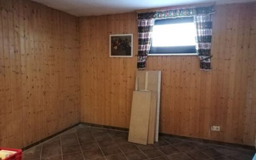 Schönes Ein-/Zweifamilienhaus mit Nebengebäuden in einem Teilort von Weikersheim