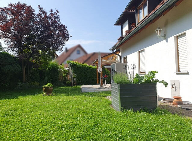 Garten mit Terrasse