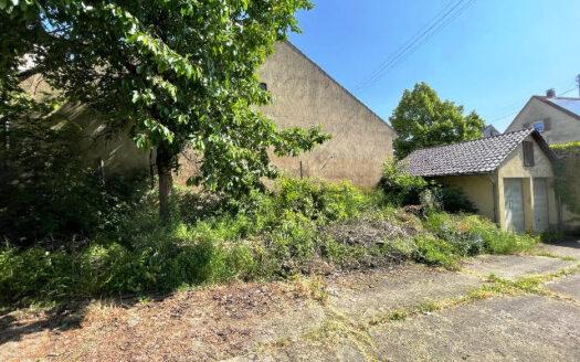 Histor. Wohnhaus mit Nebengebäuden – ehem. landw. Anwesen