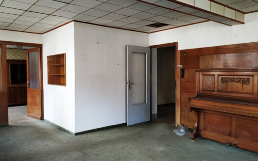 Histor. Wohnhaus mit Nebengebäuden – ehem. landw. Anwesen