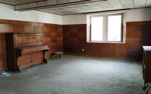 Histor. Wohnhaus mit Nebengebäuden – ehem. landw. Anwesen