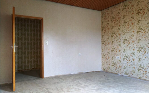 Histor. Wohnhaus mit Nebengebäuden – ehem. landw. Anwesen