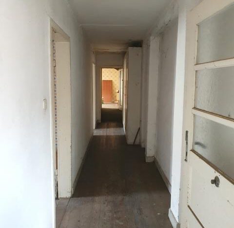 Nebengebäude: Wohnung im OG