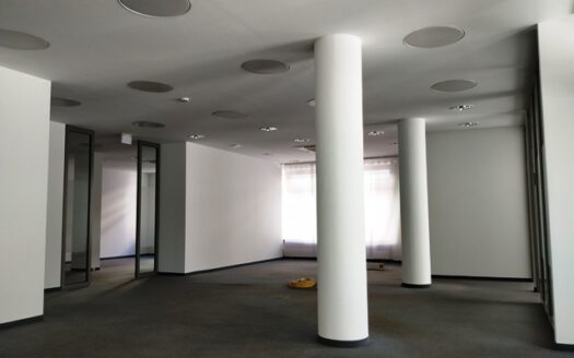Großzügige Laden-/Büro-/Praxisfläche in bester Lage