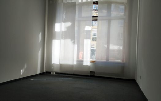 Großzügige Laden-/Büro-/Praxisfläche in bester Lage