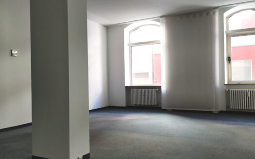 Großzügige Laden-/Büro-/Praxisfläche in bester Lage