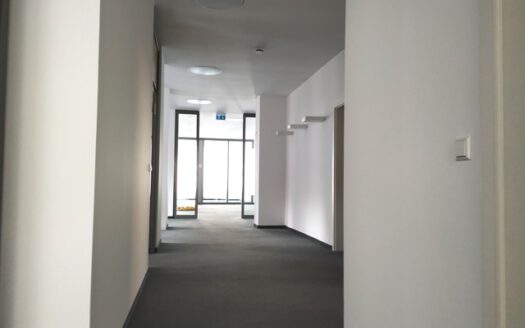 Großzügige Laden-/Büro-/Praxisfläche in bester Lage