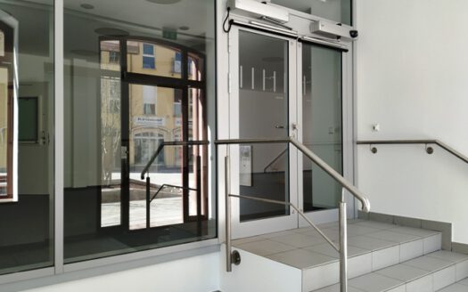Großzügige Laden-/Büro-/Praxisfläche in bester Lage