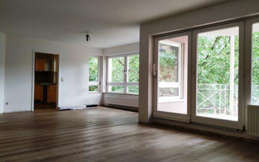 Wohn-/Esszimmer zur Küche