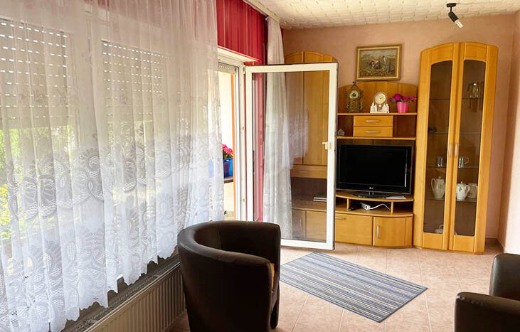 Zimmer UG mit Terrasse