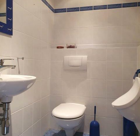 EG: WC