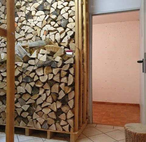 KG: Holzlager
