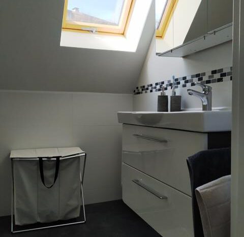 OG_Bad mit Dusche und WC