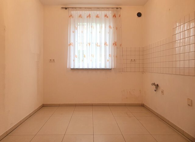 EG, Wohnung li.: Küche