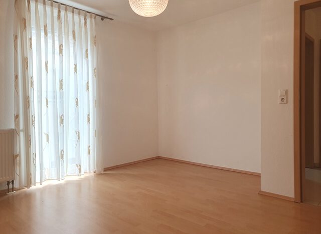 EG, Wohnung li., Zimmer 1