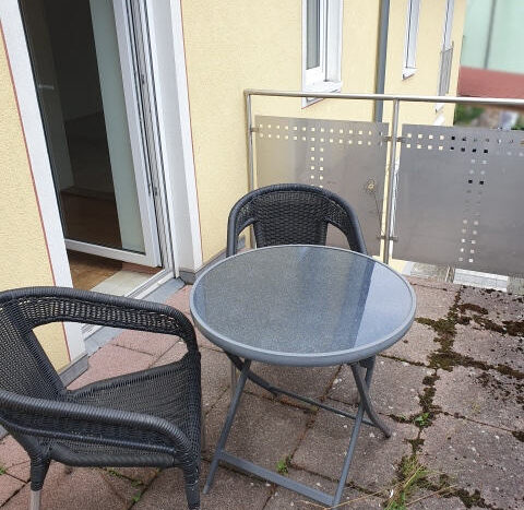 OG, Wohnung re.: Balkon