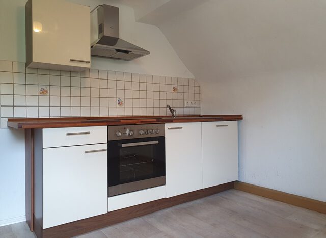OG, Wohnung re.: Küche