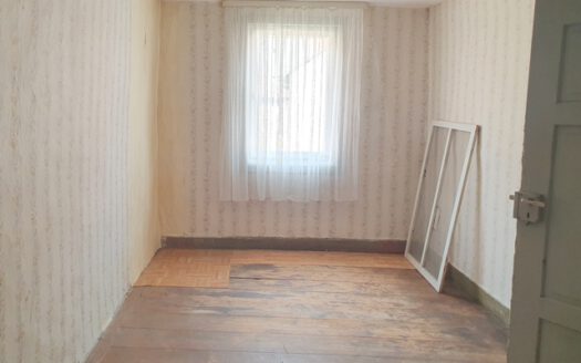 Ehemaliges landwirtschaftliches Anwesen mit Gewölbekeller in Schirmbach!