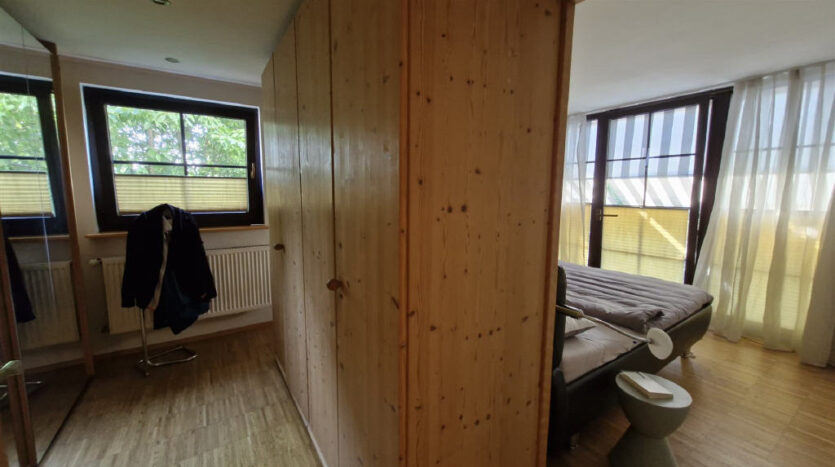 1. OG - Schlafzimmer mit Ankleidebereich