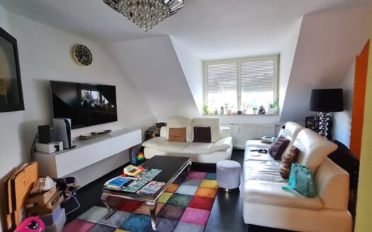 Dachgeschosswohnung in der Südstadt!