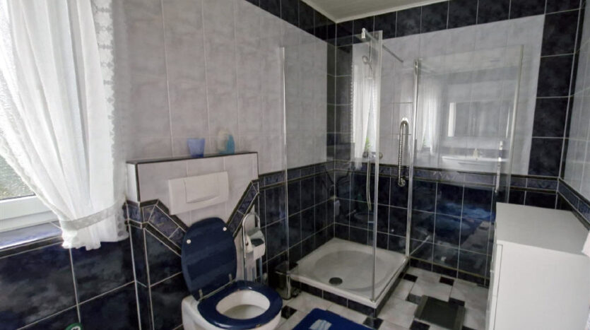 Badezimmer EG