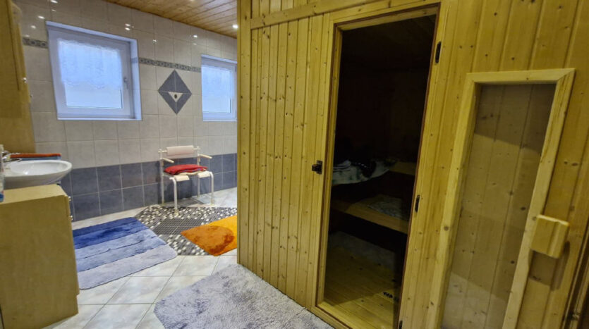 Bad mit Sauna UG