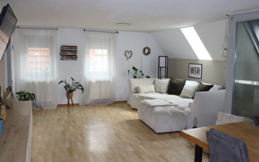 Helle 4,5-Zimmerwohnung mit Loggia und Garage im Zentrum von Creglingen