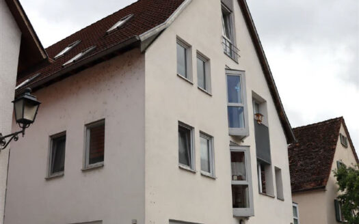 Helle 4,5-Zimmerwohnung mit Loggia und Garage im Zentrum von Creglingen