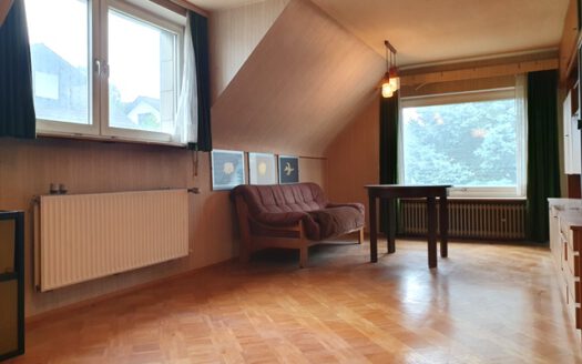 Freistehendes Einfamilienhaus mit Garten und Garage – ideal für Familien!