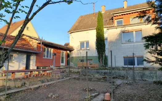 Freistehendes Einfamilienhaus mit Garten und Garage – ideal für Familien!