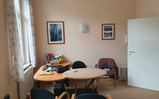 Büro-/Praxisräume im historischen ehem. Postgebäude zu vermieten!