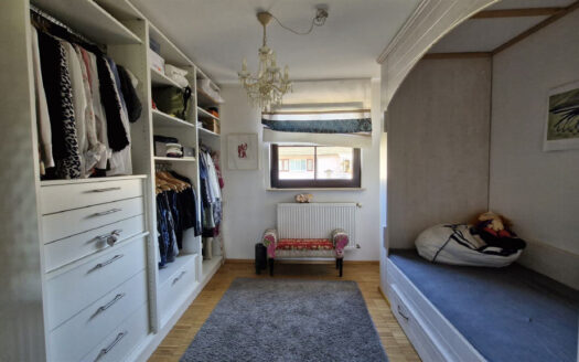 Attraktive Doppelhaushälfte in Bad Mergentheim – Modernisierter Wohnkomfort mit Gartenidylle und Wellness