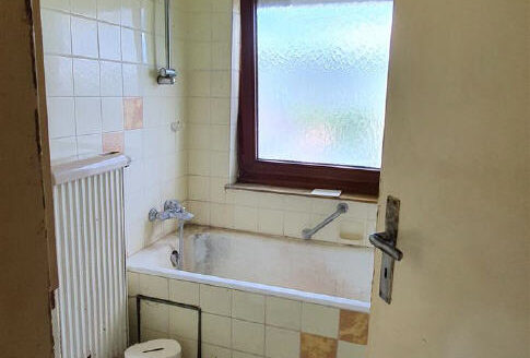 Zweifamilienhaus mit viel Potenzial in bevorzugter Lage von Weikersheim