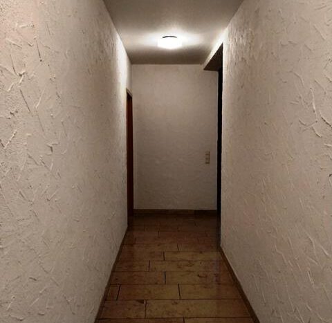 Zu den Kellerräumen