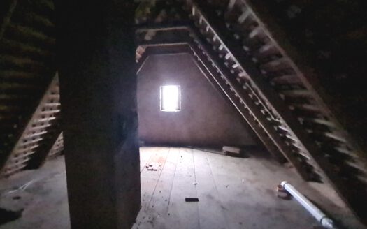 Mehrfamilienhaus mit Garage und viel Grünfläche zu verkaufen!