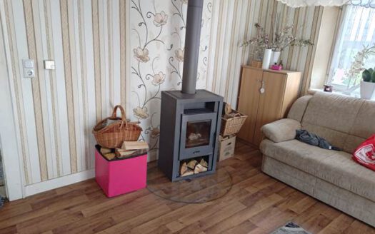 Mehrfamilienhaus mit Garage und viel Grünfläche zu verkaufen!