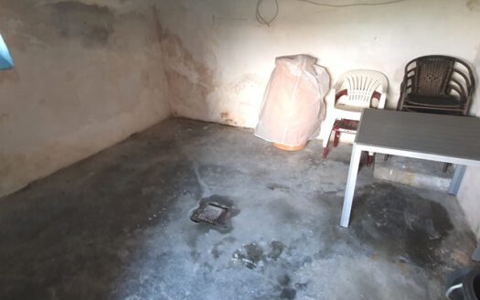 Mehrfamilienhaus mit Garage und viel Grünfläche zu verkaufen!