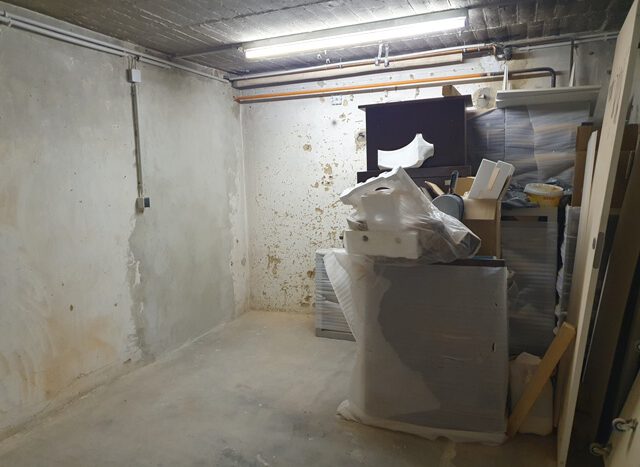 Gewerbeeinheit li., Keller im UG