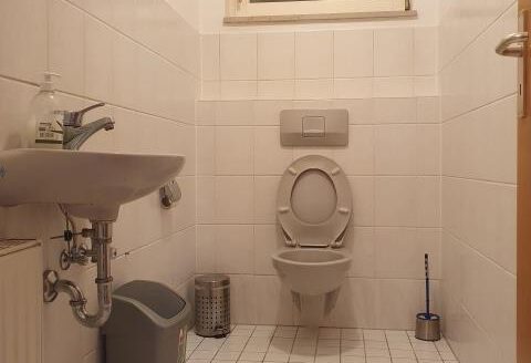 Helle Ausstellungs- und Ladenfläche in der Innenstadt zu verkaufen!