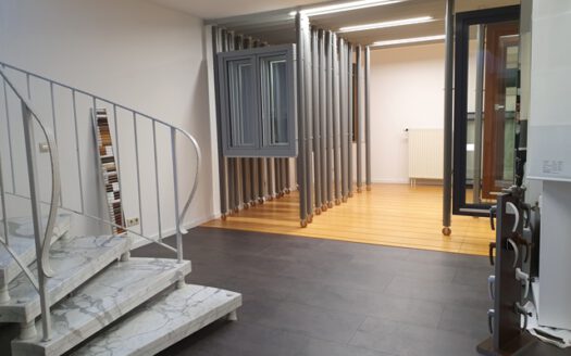 Helle Ausstellungs- und Ladenfläche in der Innenstadt zu verkaufen!