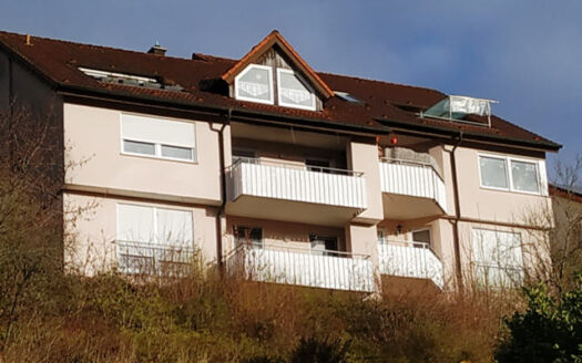 Sonnenseite mit herrlichem Ausblick