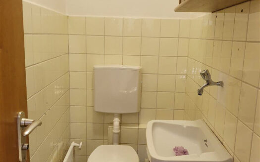 Renovierungsbedürftige 2-Zimmer-Wohnung im beliebten Kurgebiet