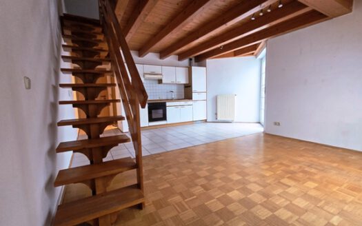 Gemütliche 2,5-Zi.-Maisonettewohnung in Versbach