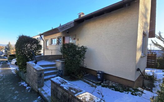 Freistehendes Einfamilienhaus mit ELW in begehrter Wohnlage